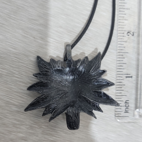 Black Wolf Pendant Necklace - Picture 4 of 5